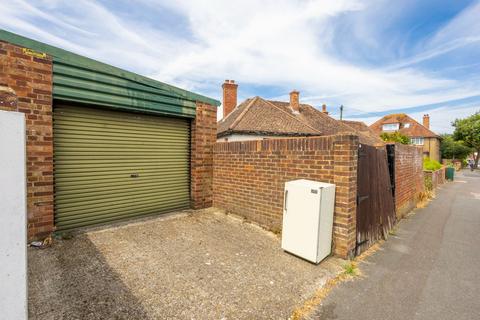3 bedroom bungalow for sale, Narrabeen Road, Folkestone, CT19