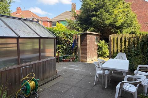 2 bedroom maisonette for sale, Hagley Road West, Oldbury, Oldbury