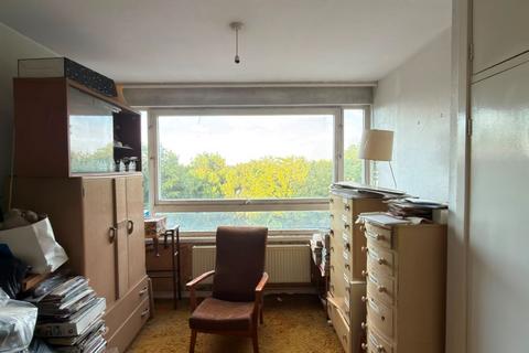 1 bedroom flat for sale, Flat 201 Lemare Lodge, Fair Acres, Bromley, Kent, BR2 9BS