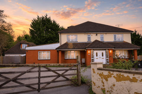 16 bedroom detached house to rent, Dunstable, LU6