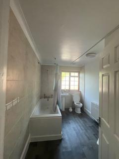 16 bedroom detached house to rent, Dunstable, LU6