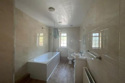 16 bedroom detached house to rent, Dunstable, LU6