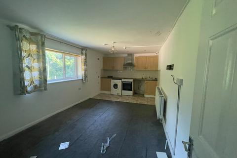 16 bedroom detached house to rent, Dunstable, LU6