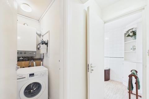 undefined, The Common, Matlock DE4