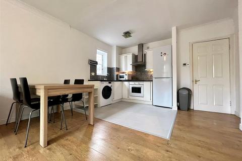 2 bedroom apartment to rent, Sloane Court, Jesmond