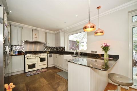 4 bedroom semi-detached house for sale, Cedarhurst Drive, Eltham, London, SE9