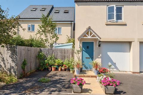 2 bedroom coach house for sale, Blackberry Way, Keynsham, Bristol