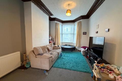 3 bedroom end of terrace house for sale, Sandringham Street, Hull, HU3 6EB