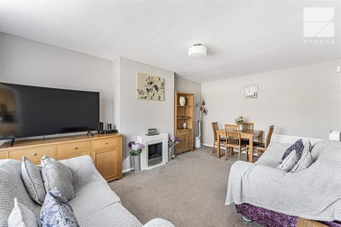 2 bedroom maisonette for sale, Warren Road, London