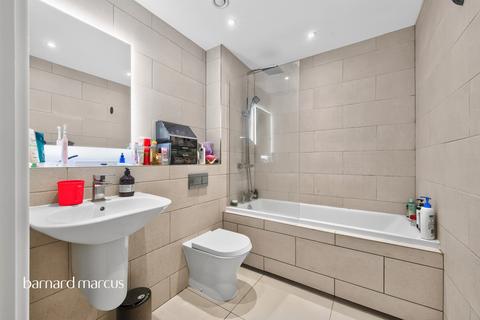 1 bedroom flat for sale, Broadwater Road, London
