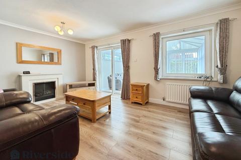3 bedroom semi-detached house for sale, South Bridge Road, Hull HU9
