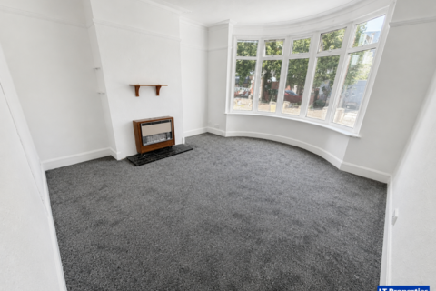 3 bedroom semi-detached house to rent, Luton LU1