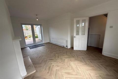 2 bedroom semi-detached house to rent, Langdale Crescent, Middlesbrough.