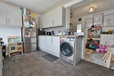 2 bedroom terraced house for sale, Waterbeach Road, Slough, Berkshire