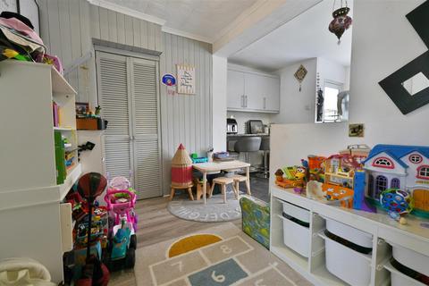 2 bedroom terraced house for sale, Waterbeach Road, Slough, Berkshire