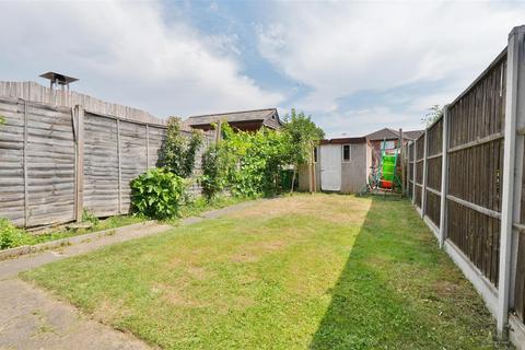 2 bedroom terraced house for sale, Waterbeach Road, Slough, Berkshire