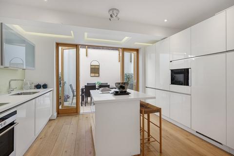 4 bedroom terraced house to rent, Radnor Walk, London, SW3