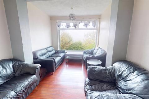 5 bedroom semi-detached house for sale, Southmere Oval, Bradford