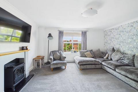 4 bedroom end of terrace house for sale, Lime Avenue, Brough, HU15 1SU