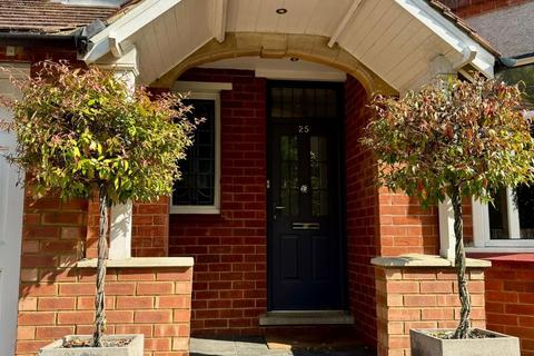 3 bed detached house for rent in Badby Road West, Daventry NN11