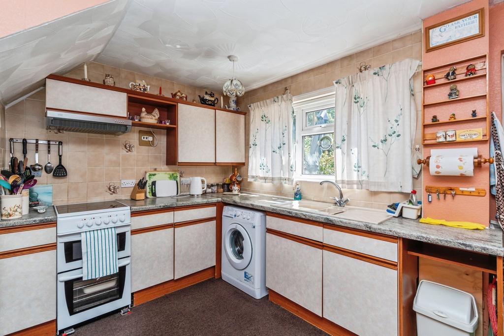 House in Southampton, Townhill Park - More