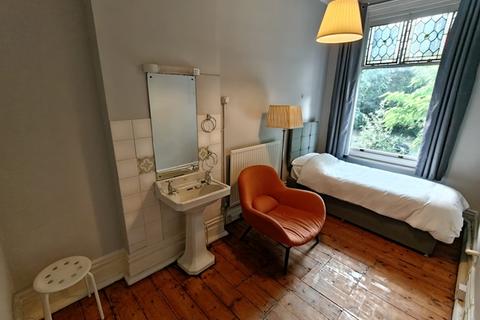1 bedroom in a house share to rent, Fully Furnished Single Room – 25 Park Avenue, Bedford, MK40 2LP