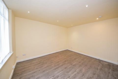 3 bedroom terraced house to rent, Woodhouse Lane, Springfield, Wigan, WN6 7LN