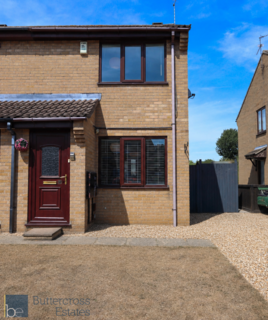 2 bedroom semi-detached house to rent, Blackthorne Close, Balderton