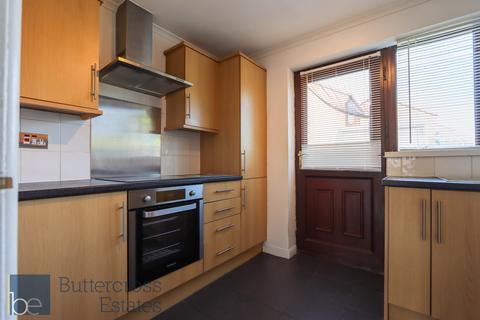 2 bedroom semi-detached house to rent, Blackthorne Close, Balderton