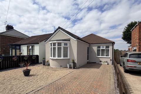 2 bedroom detached bungalow for sale, Golf Links Road, Hull