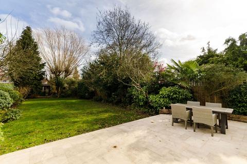 5 bedroom detached house to rent, Albion Road, Coombe, Kingston upon Thames, KT2