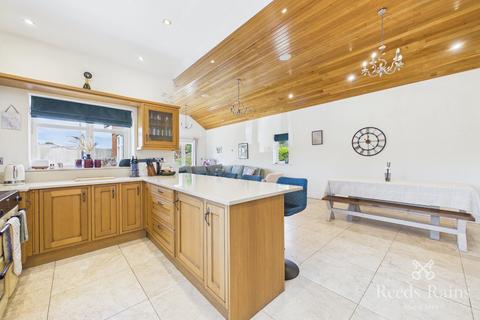 3 bedroom bungalow for sale, Park View, Wigan WN1
