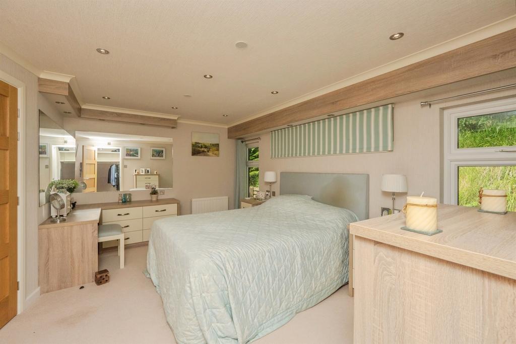 Master bedroom, en suite