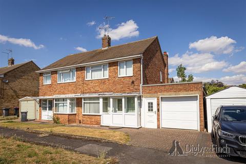 3 bedroom semi-detached house for sale, Chatsworth Avenue, Radcliffe-On-Trent, Nottingham