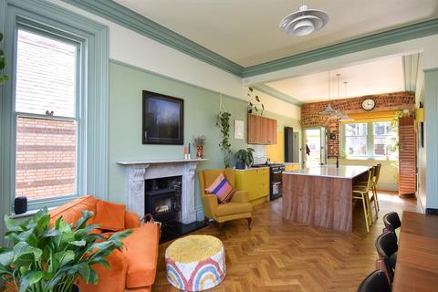 5 bedroom detached house for sale, Belmont Road, Hastings