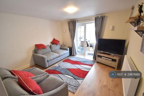 2 bedroom semi-detached house to rent, Corbridge Drive, Luton, LU2