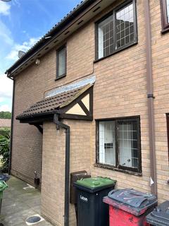 2 bedroom terraced house to rent, Felbrigg Close, Luton LU2