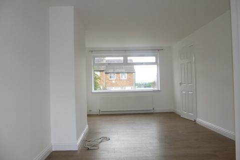 3 bedroom semi-detached house to rent, Woodhill Road, Glasgow G64
