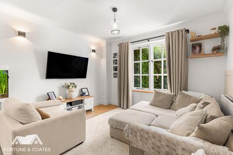 2 bedroom maisonette for sale, Pig Lane, Bishop's Stortford