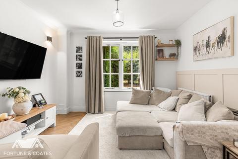 2 bedroom maisonette for sale, Pig Lane, Bishop's Stortford