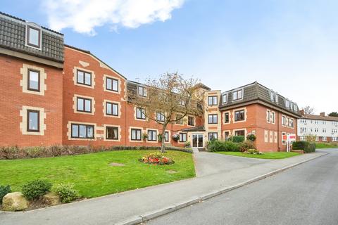 1 bedroom flat for sale, Regent Crescent, Horsforth, Leeds