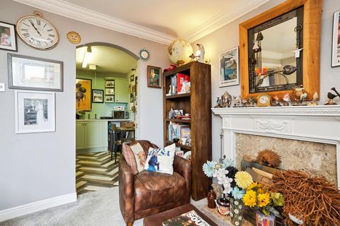 1 bedroom flat for sale, Regent Crescent, Horsforth, Leeds