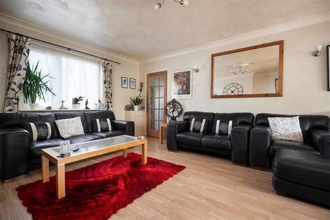 3 bedroom terraced house for sale, East Road, West Drayton UB7