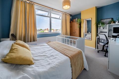 2 bedroom flat for sale, Manville Gardens, Balham, London, SW17