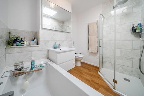 2 bedroom flat for sale, Manville Gardens, Balham, London, SW17