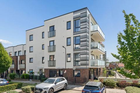 2 bedroom flat to rent, Williams Way, Wembley HA0