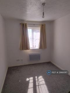 2 bedroom flat to rent, St Aidans Court, Barking, IG11