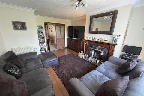 3 bedroom semi-detached house for sale, Western Avenue, Birstall, Batley