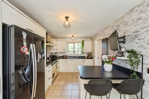 5 bedroom detached house for sale, North Croft, Manchester M46