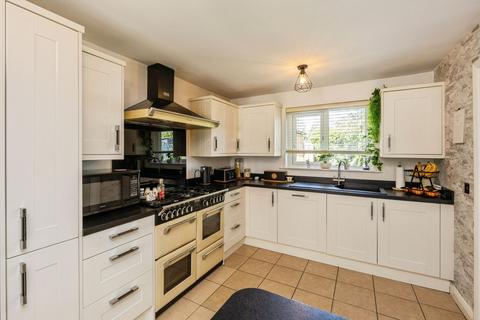 5 bedroom detached house for sale, North Croft, Manchester M46